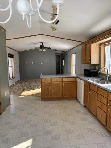 Brunswick, ME 04011,34 Shea ST