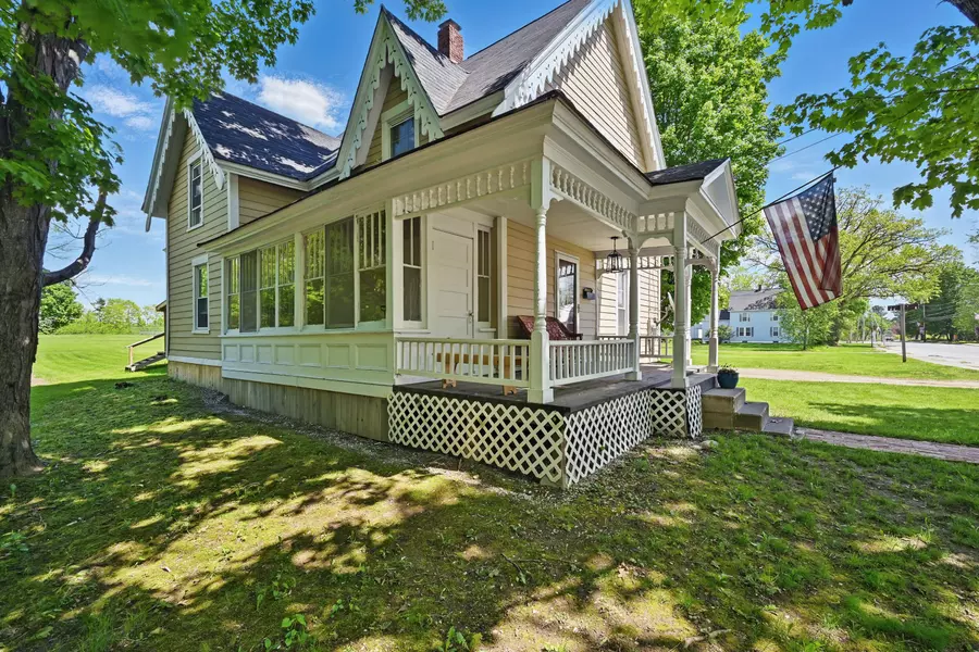 126 Elm ST, Newport, ME 04953