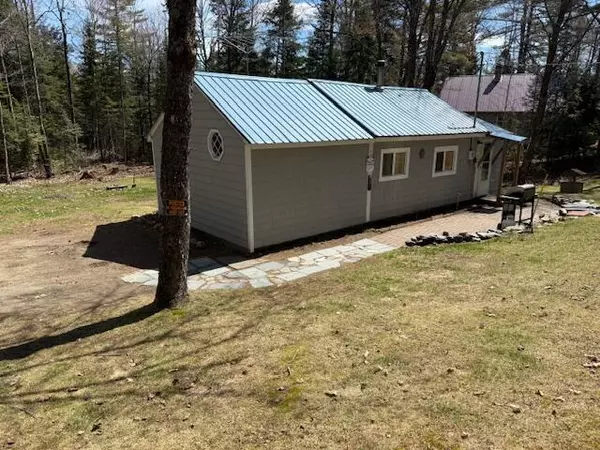 993 Spring Bridge RD, Greenbush, ME 04418