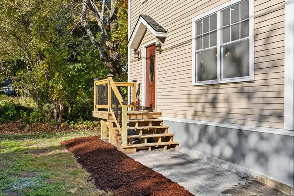 South Portland, ME 04106,33 Marcelle AVE