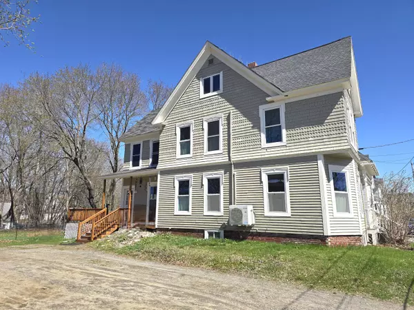 10 Middle ST, Lisbon, ME 04252
