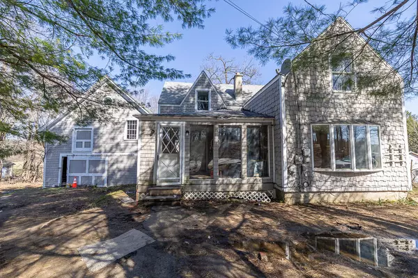 103 S Alpine ST, Oakland, ME 04963