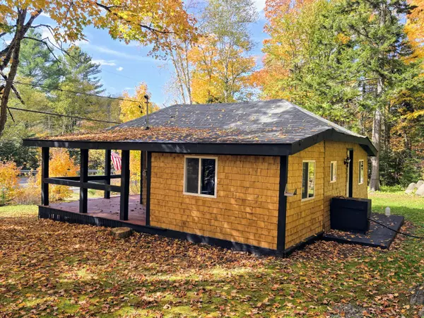 Sandy River Plt, ME 04970,1247 Main ST