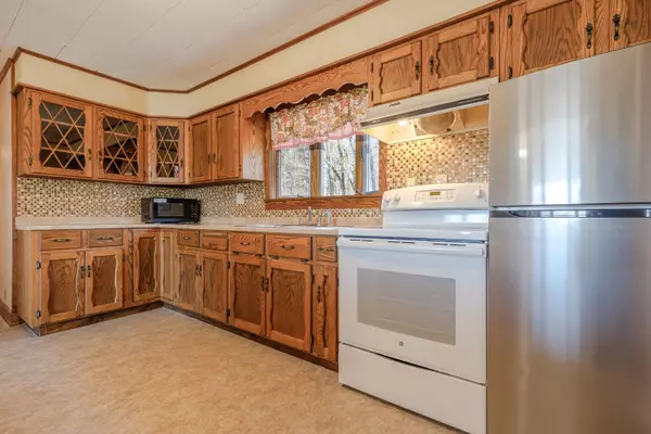 Ellsworth, ME 04605,805 Bucksport RD