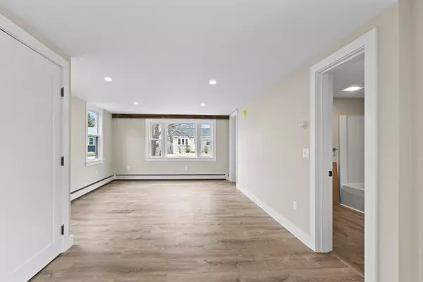 South Portland, ME 04106,82 Linton ST