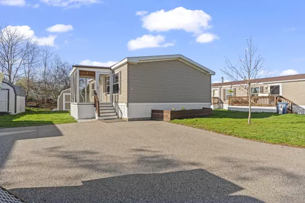 Kittery, ME 03904,87 Blackberry PL