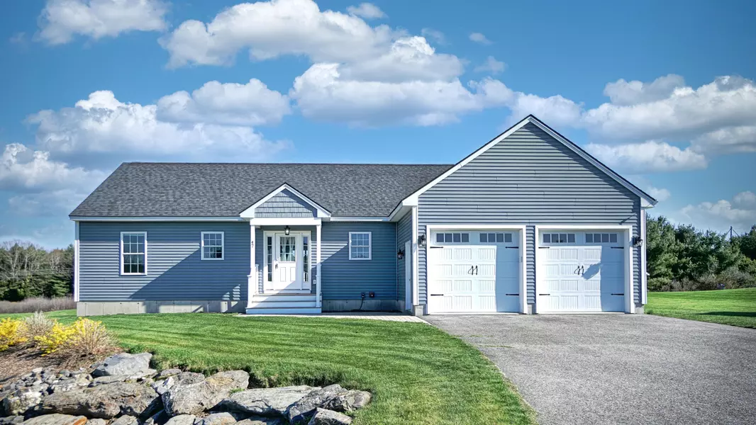 47 Snowberry DR, Gorham, ME 04038