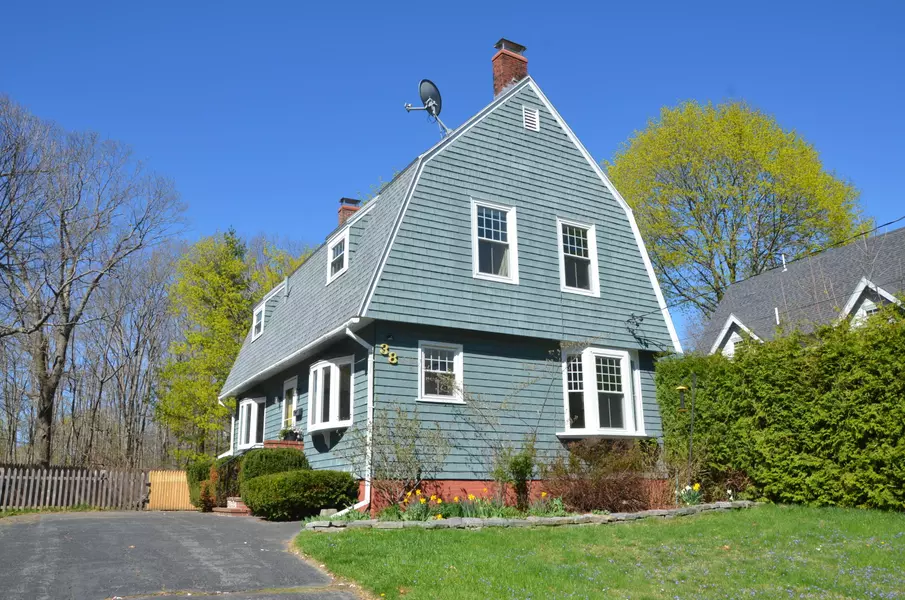 38 Cottage PL, Westbrook, ME 04092