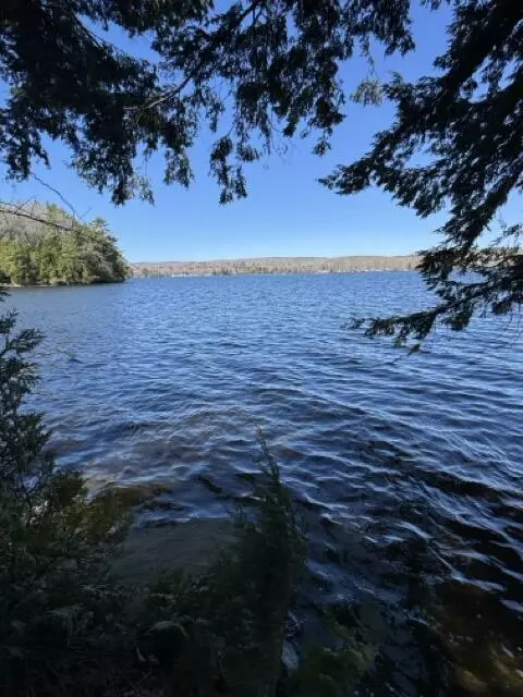 Saint Albans, ME 04971,77 Orchard DR