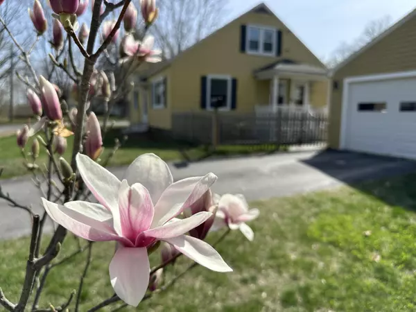 Topsham, ME 04086,1 Garden DR