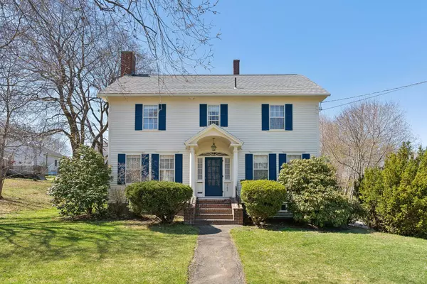 382 College ST, Lewiston, ME 04240
