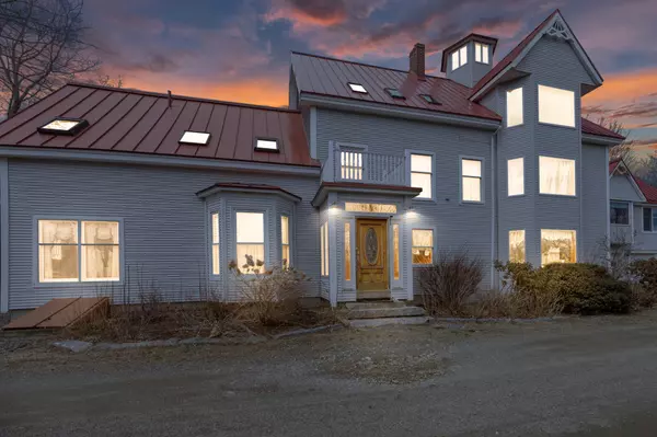 Bradford, ME 04410,329 Main RD