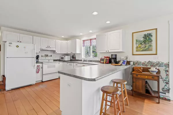 New Gloucester, ME 04260,53 Granite Ridge RD