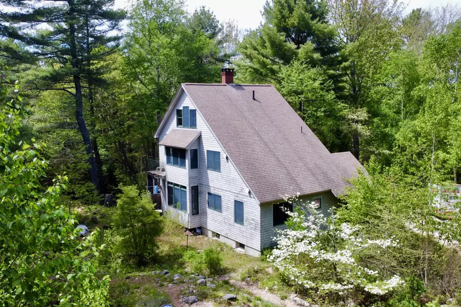67 Rob RD, Brooklin, ME 04616