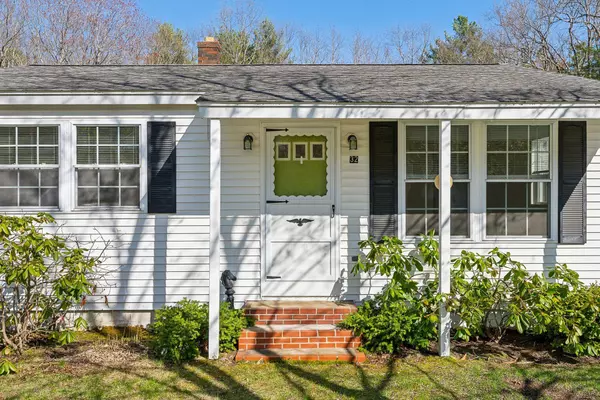 Kennebunk, ME 04043,32 Maple AVE