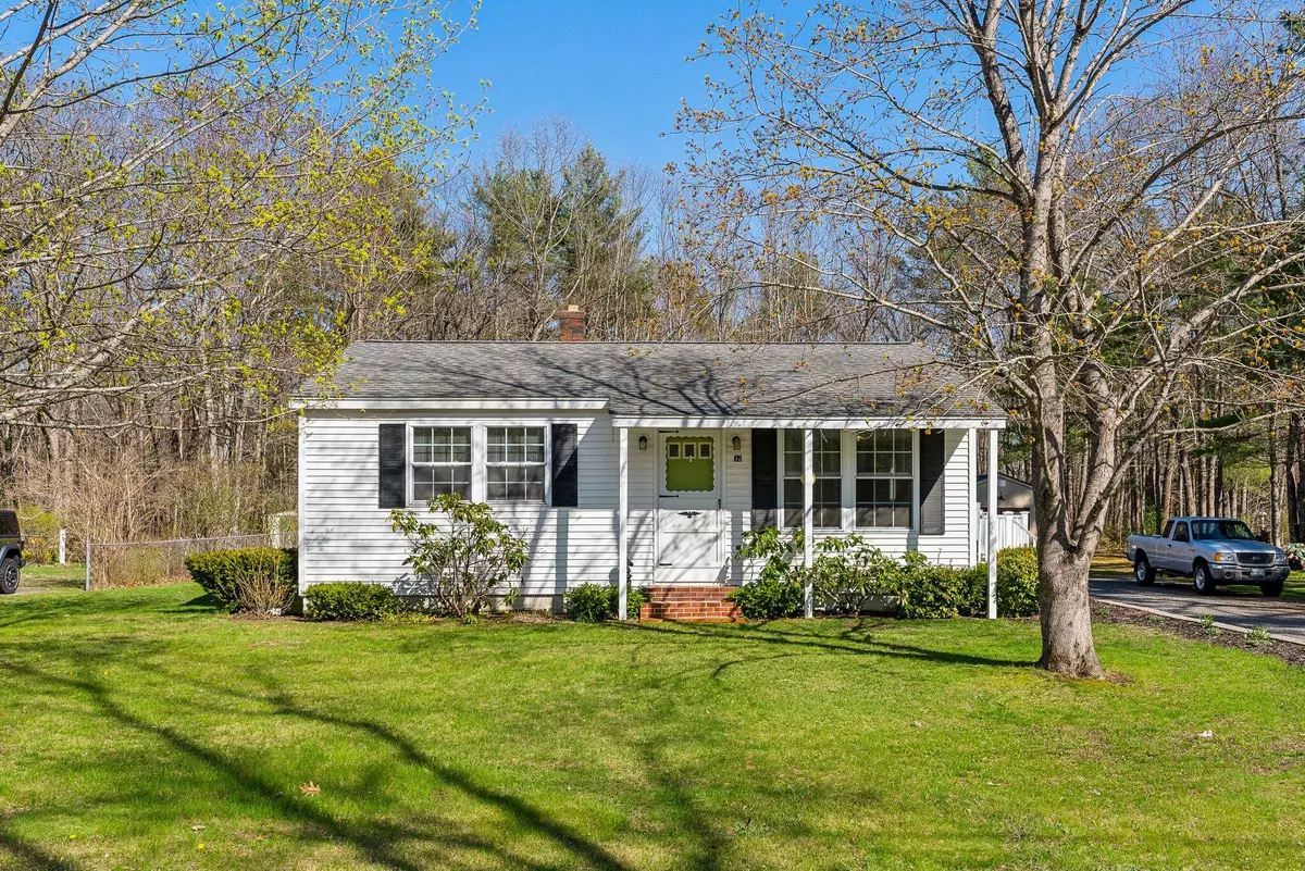 Kennebunk, ME 04043,32 Maple AVE