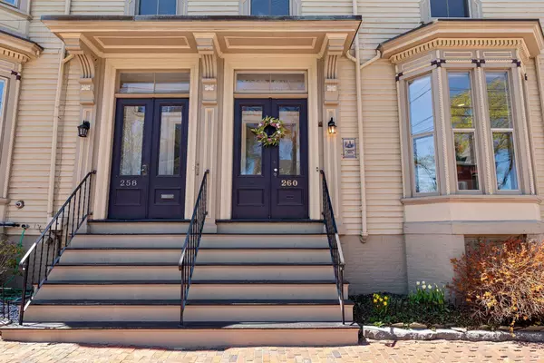 Portland, ME 04102,260 Vaughan ST