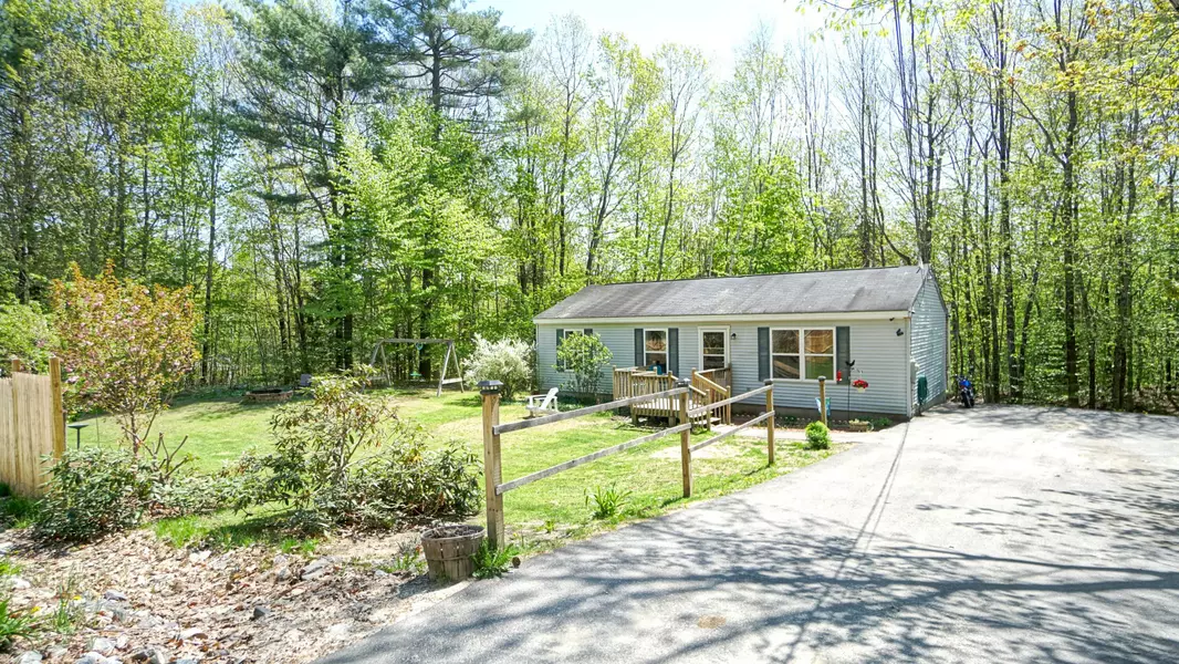 53 Maturo DR, Casco, ME 04015