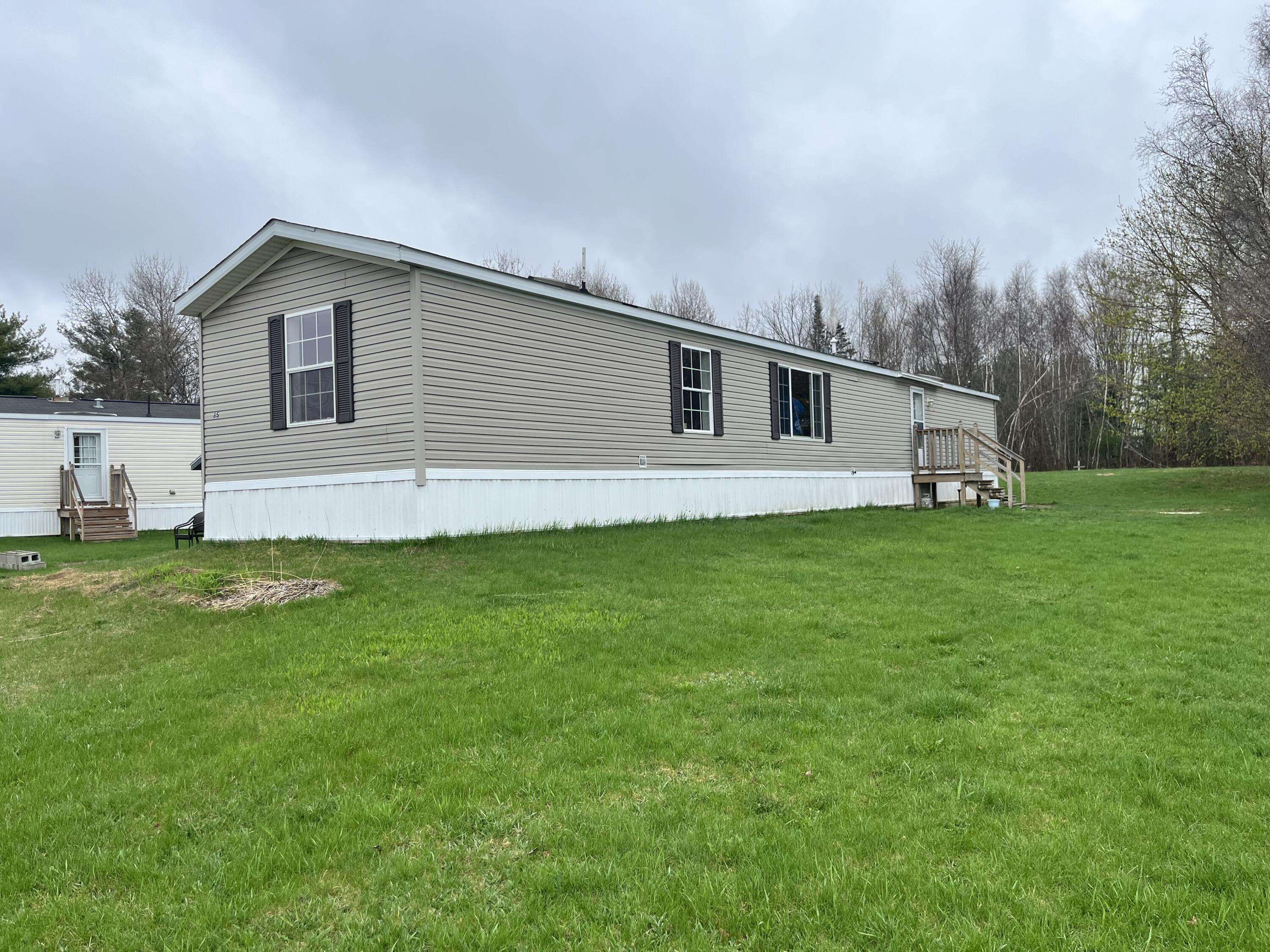 35 Lorna LN, Glenburn, ME 04401