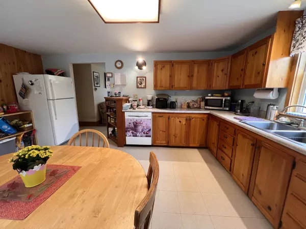 Blue Hill, ME 04614,664 E Blue Hill RD