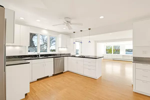 Kittery, ME 03904,10 Island AVE