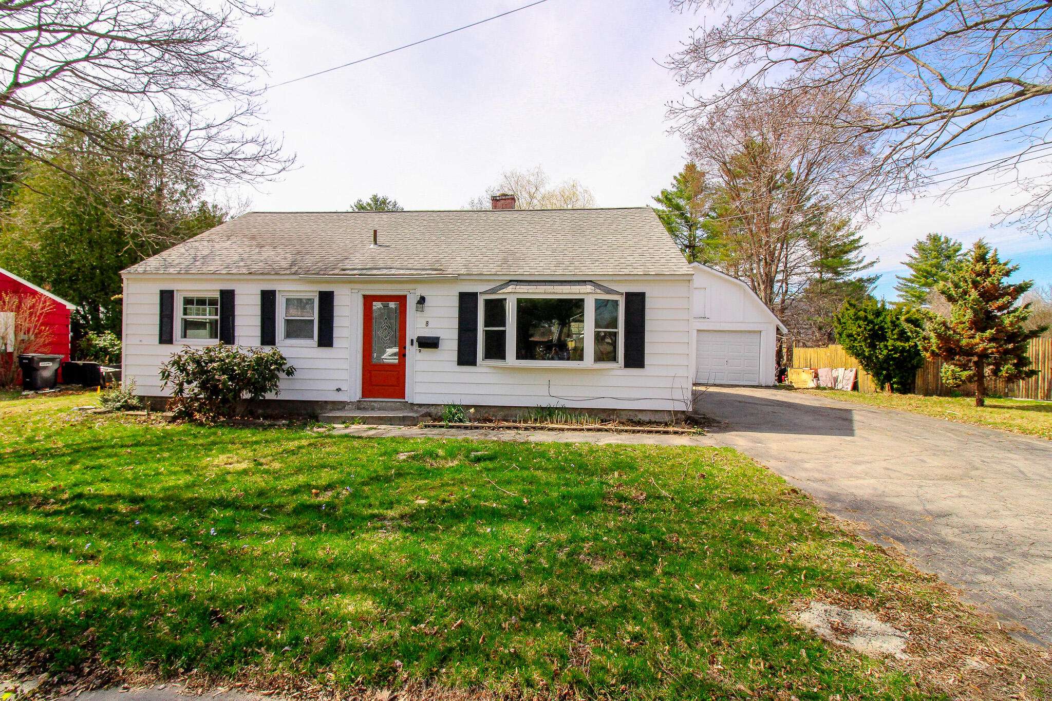 8 Sunbury AVE, Bangor, ME 04401