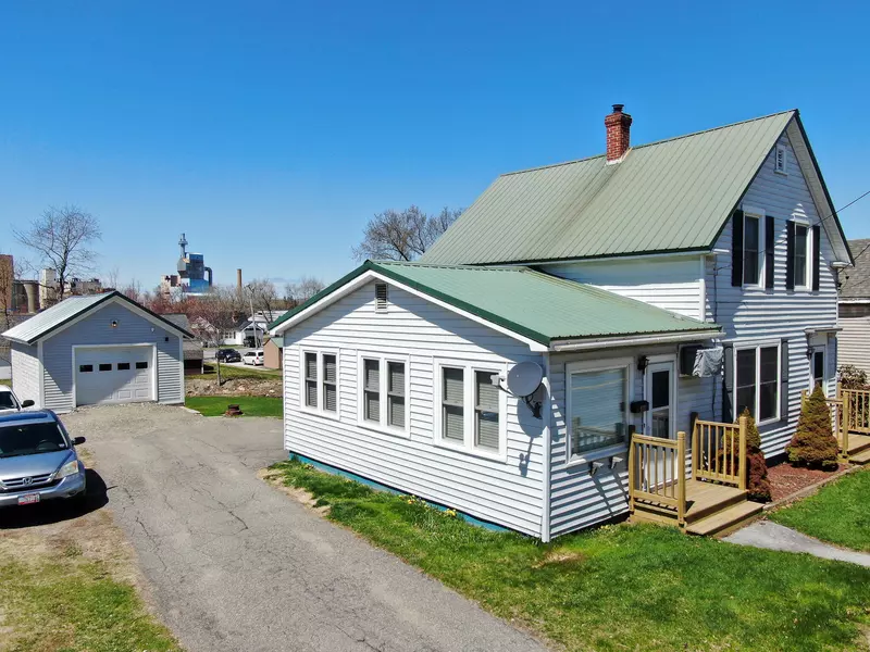 108 Main ST, Lincoln, ME 04457