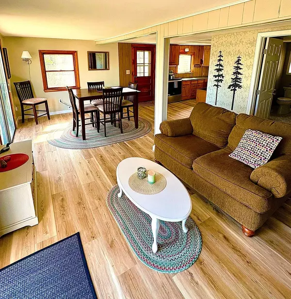 Raymond, ME 04071,77 Northern Oaks DR