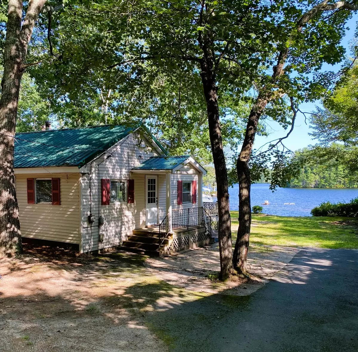 Raymond, ME 04071,77 Northern Oaks DR