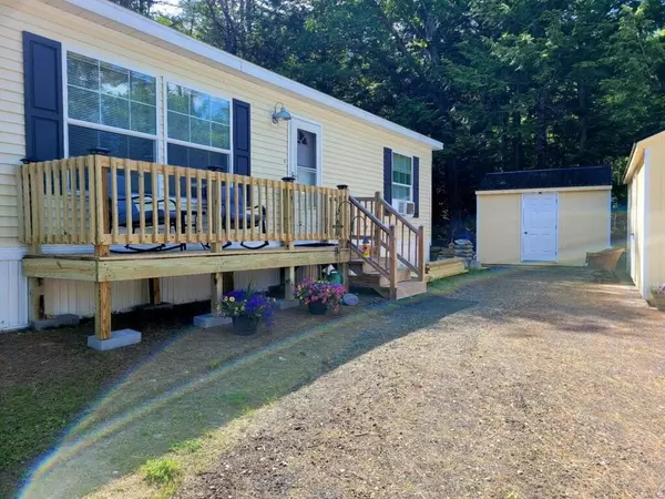 Winthrop, ME 04364,109 Pineland DR