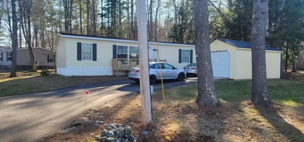 109 Pineland DR, Winthrop, ME 04364