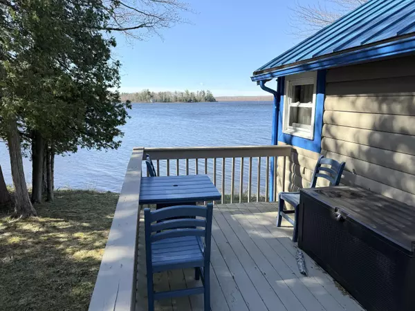 114 Smith RD,  Hudson,  ME 04449