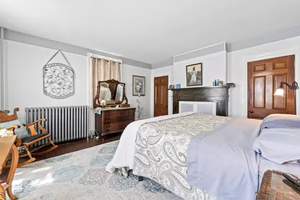 Winthrop, ME 04364,98 & 100 Main ST