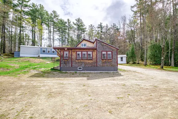 Gilead, ME 04217,352 Bog RD