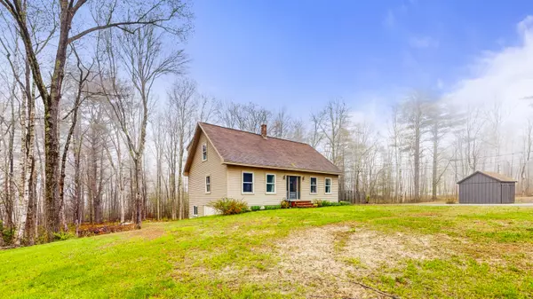 Topsham, ME 04086,671 Meadow RD