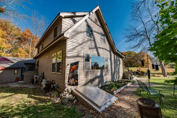 Winthrop, ME 04364,27 Mace AVE