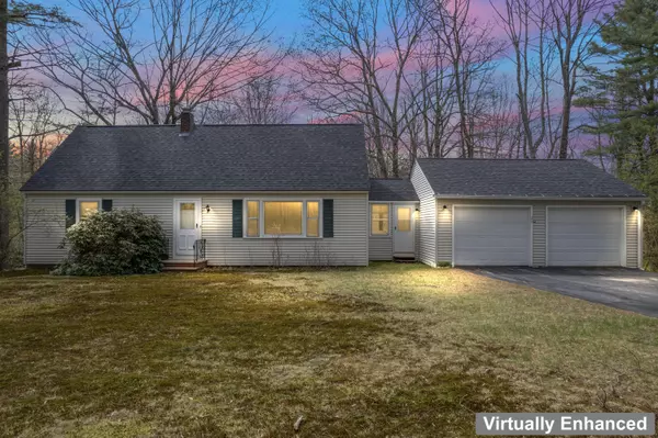 25 Holmes RD, Winthrop, ME 04364