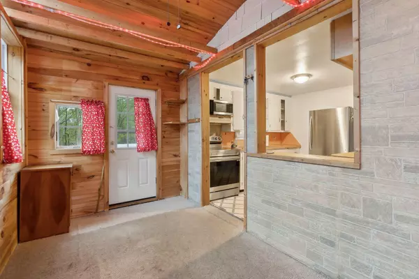 Portland, ME 04103,15 Castine AVE