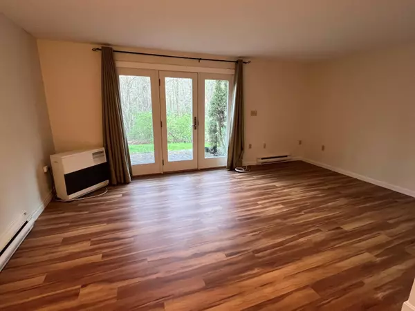 Portland, ME 04103,121 Bay Street Ext. #4