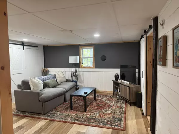 Hiram, ME 04041,62 Main ST