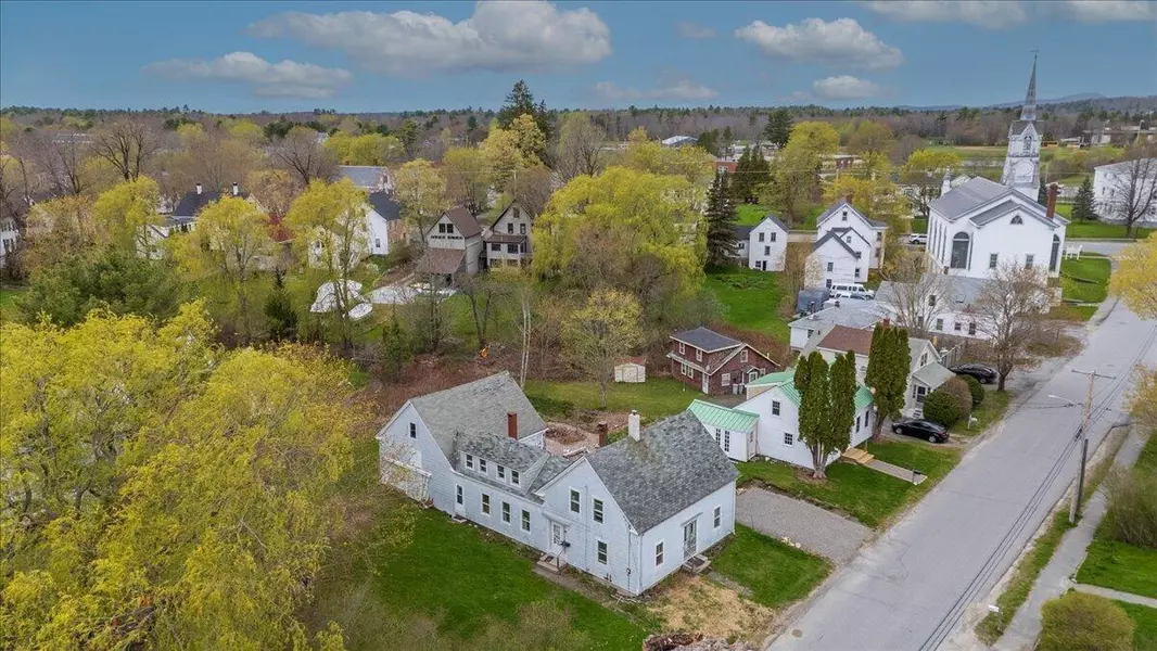 17 Green ST, Thomaston, ME 04861