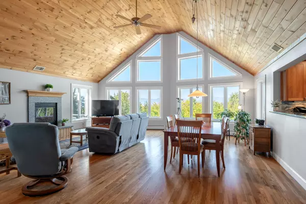 Bridgton, ME 04009,48 White Mountain WAY