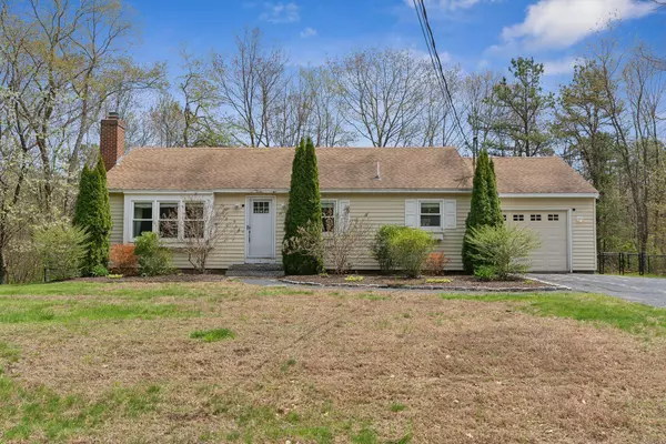 48 Woodside DR, Kennebunk, ME 04043