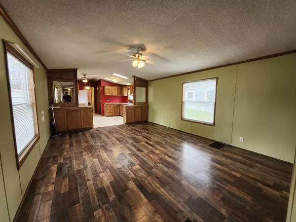 Standish, ME 04084,50 Holiday LN