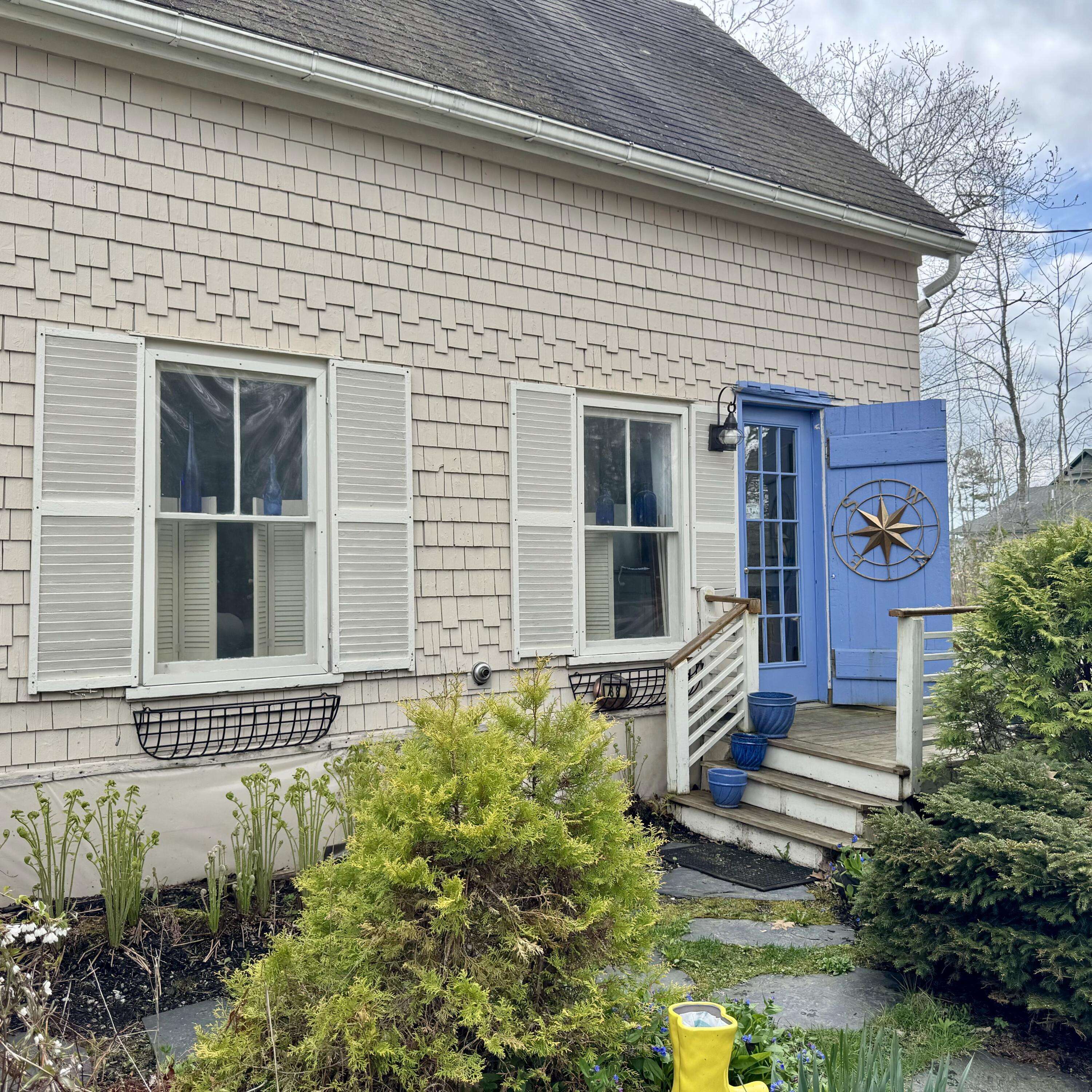 Stockton Springs, ME 04981,88 Schooner DR
