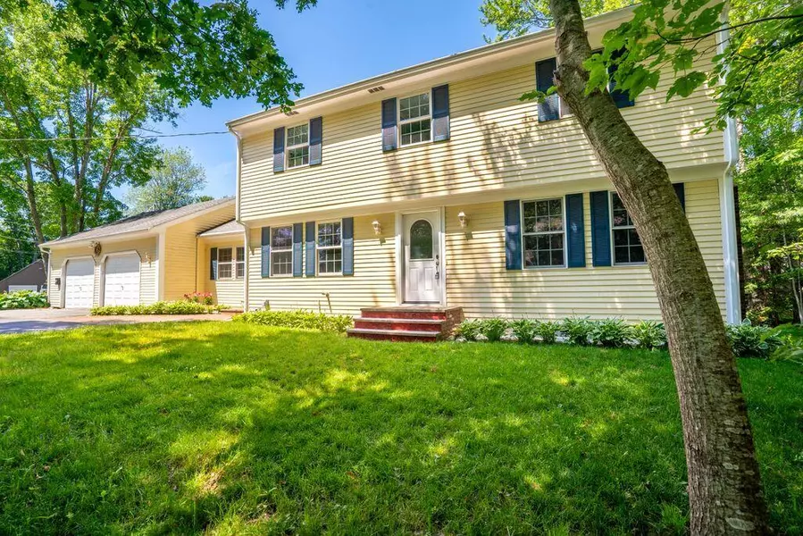 2 Evergreen CIR, Cape Elizabeth, ME 04107