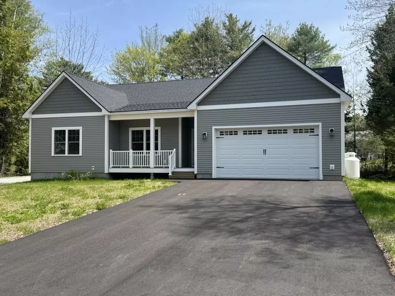 14 Macadamia LN, Lewiston, ME 04240