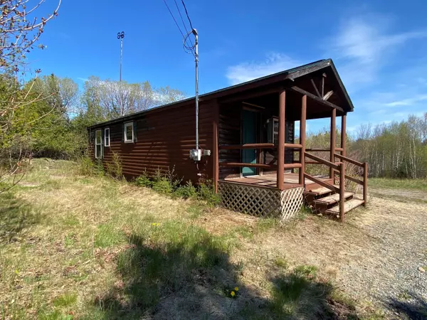 16 Crane RD, Winter Harbor, ME 04693