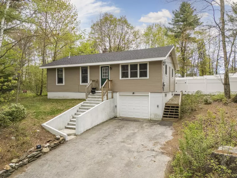 386 Crowley RD, Sabattus, ME 04280