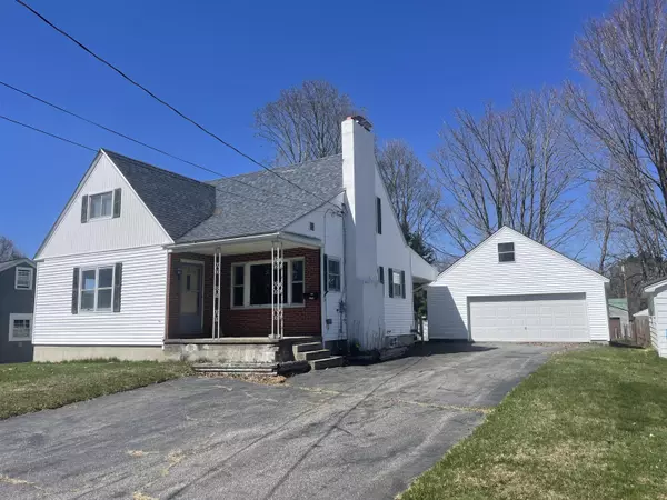 34 Maple ST, East Millinocket, ME 04430
